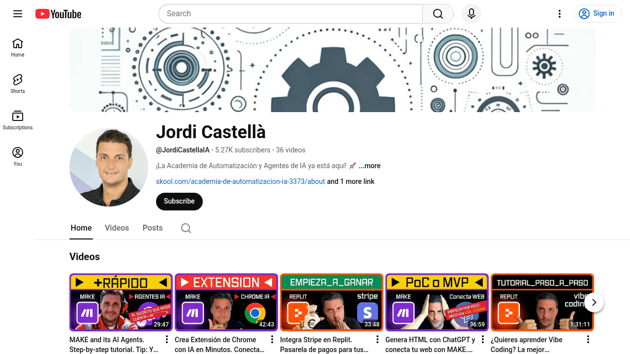 CREA de XMetaverso interface screenshot showing main features and user interface